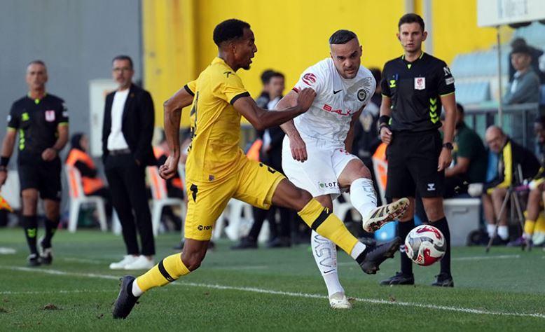 İSTANBULSPOR: 3  ARCA ÇORUM FK: 1
